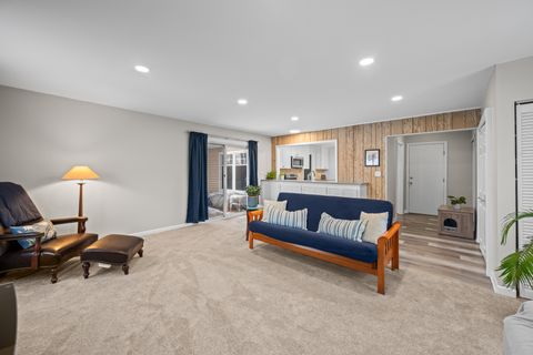 Tiny photo for 267 Timber Hill Road, Buffalo Grove, IL 60089 (MLS # 12557496)