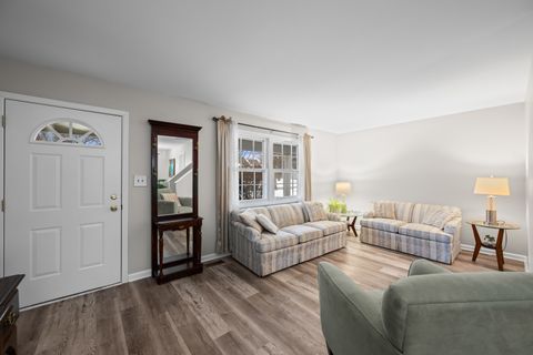 Tiny photo for 267 Timber Hill Road, Buffalo Grove, IL 60089 (MLS # 12557496)