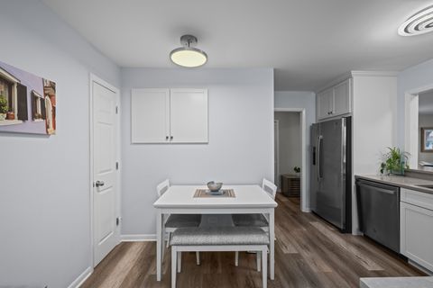 Tiny photo for 267 Timber Hill Road, Buffalo Grove, IL 60089 (MLS # 12557496)