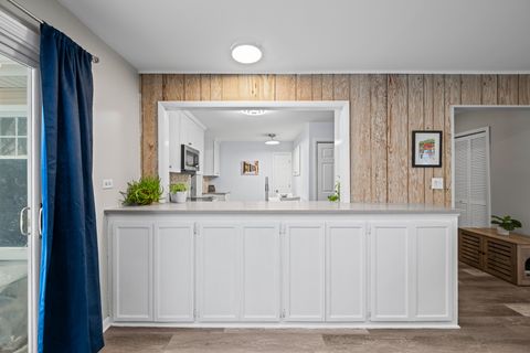 Tiny photo for 267 Timber Hill Road, Buffalo Grove, IL 60089 (MLS # 12557496)