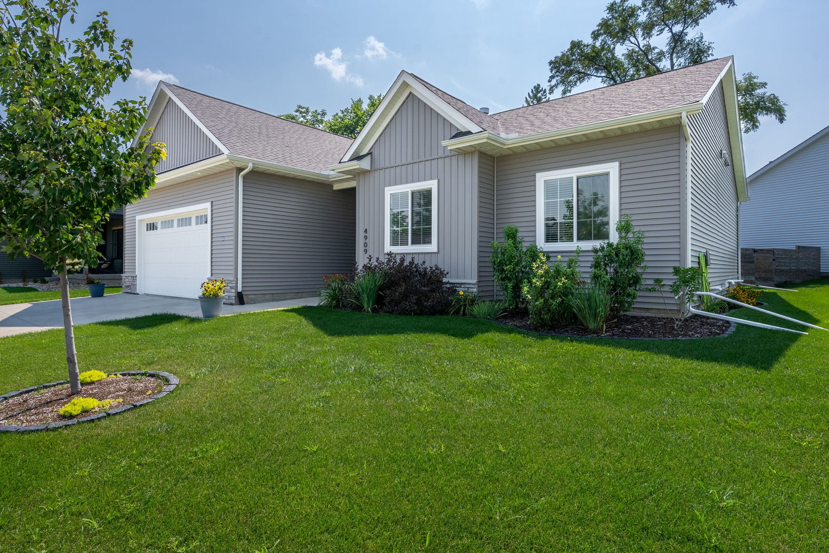 4909 Willow Circle
