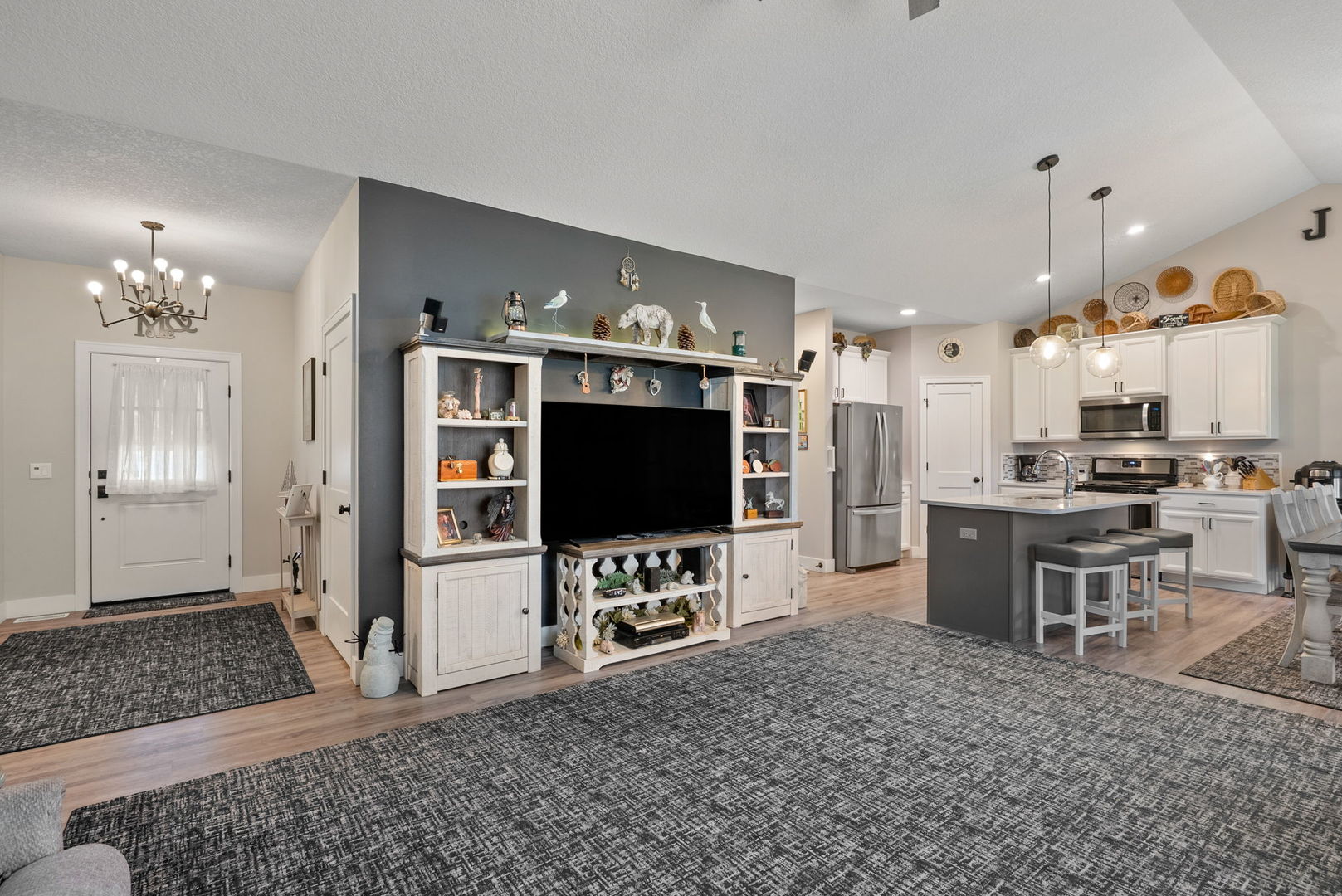 4909 Willow Circle