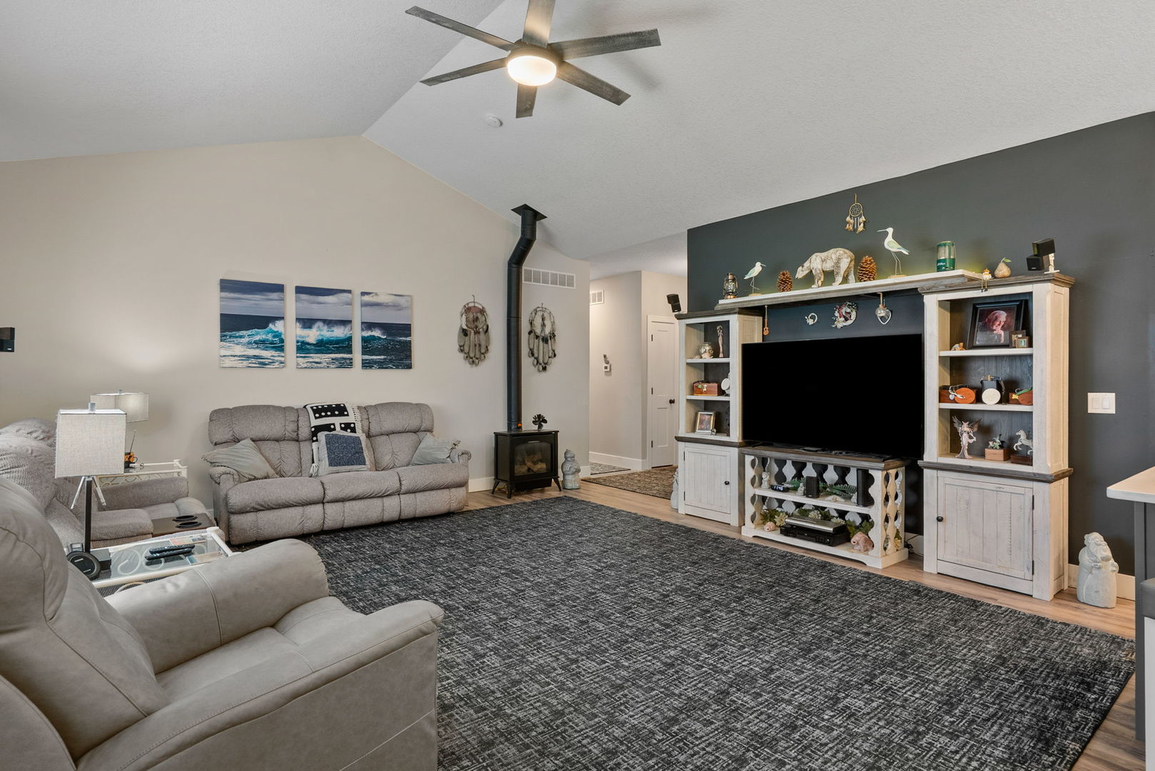 4909 Willow Circle