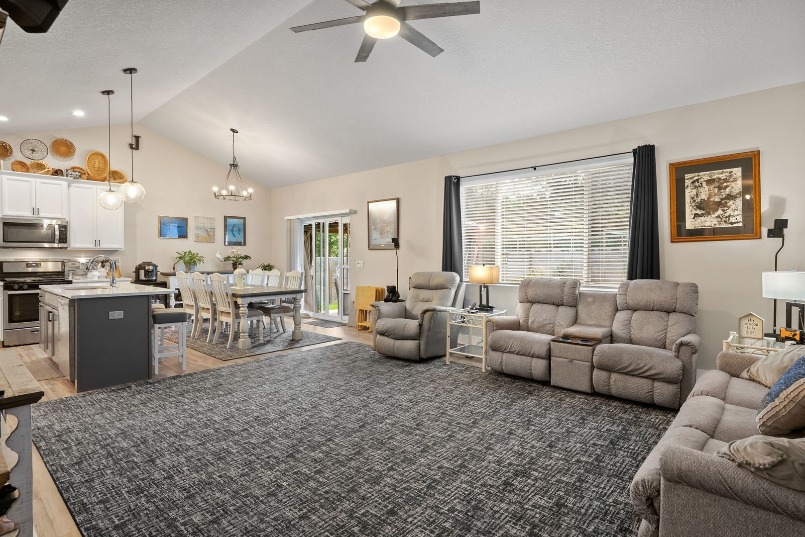 4909 Willow Circle