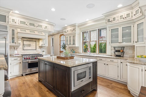 Tiny photo for 420 N Lincoln Street, Hinsdale, IL 60521 (MLS # 12768385)