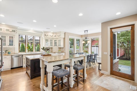 Tiny photo for 420 N Lincoln Street, Hinsdale, IL 60521 (MLS # 12768385)