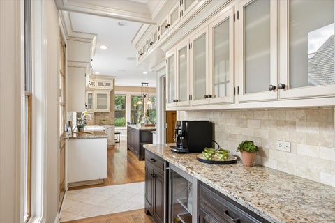 Tiny photo for 420 N Lincoln Street, Hinsdale, IL 60521 (MLS # 12768385)