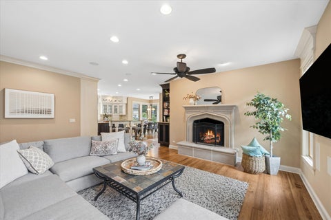 Tiny photo for 420 N Lincoln Street, Hinsdale, IL 60521 (MLS # 12768385)