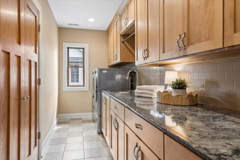 Tiny photo for 420 N Lincoln Street, Hinsdale, IL 60521 (MLS # 12768385)