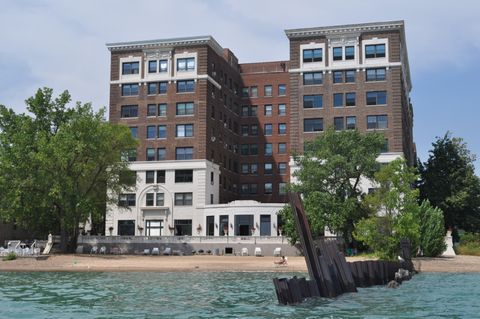 1205 W Sherwin Avenue 811 Chicago IL 60626