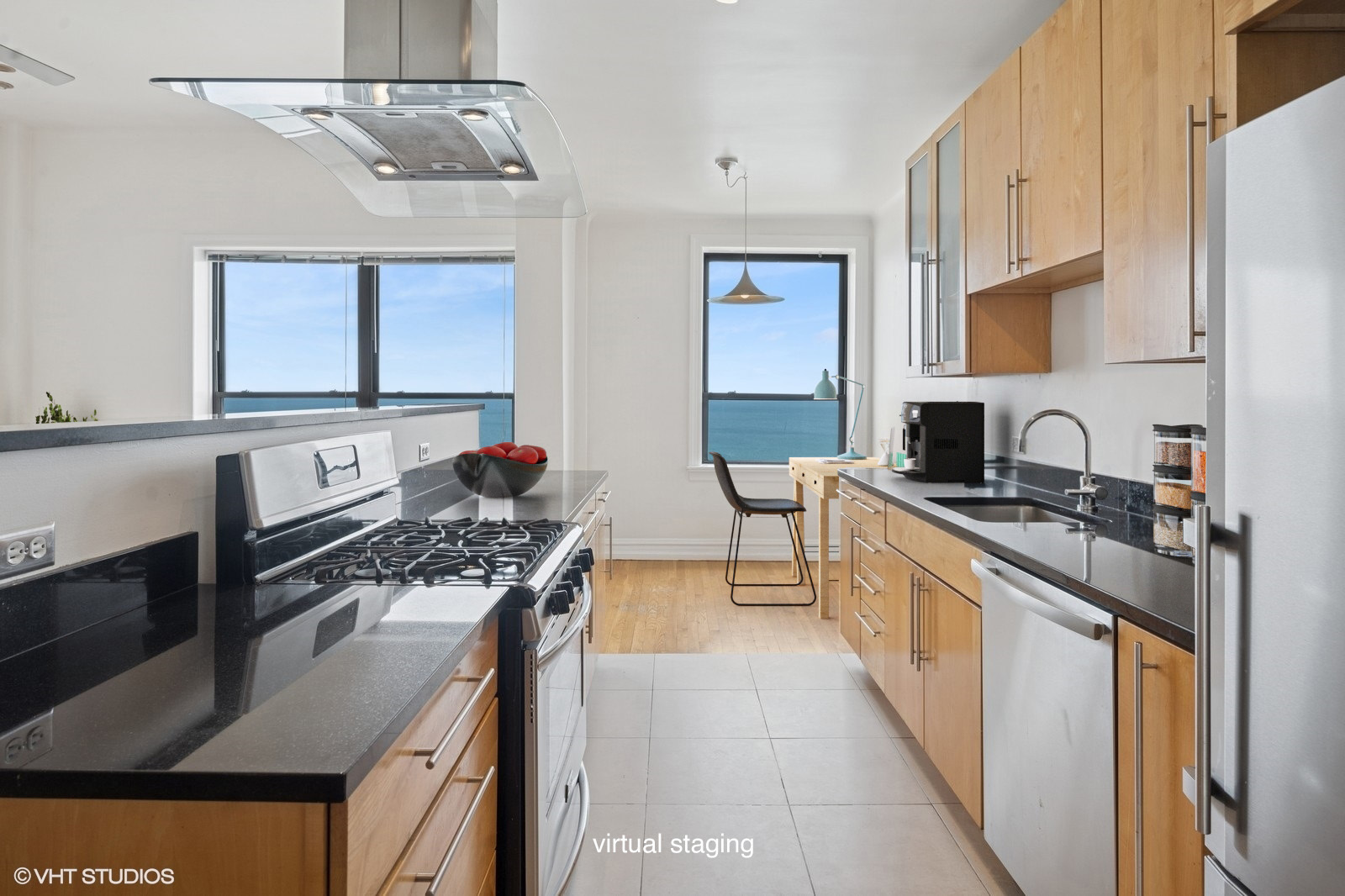 1205 W Sherwin Avenue 811