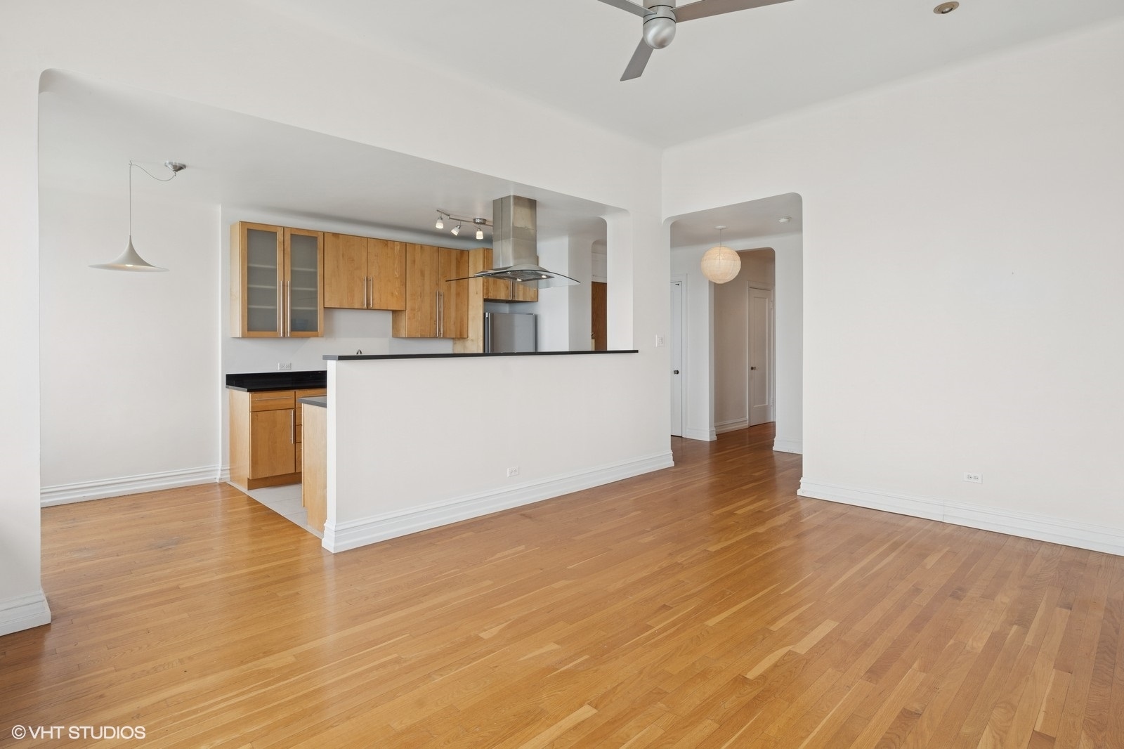 1205 W Sherwin Avenue 811
