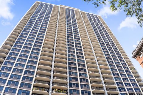 Photo of 1560 N Sandburg Terrace #703J, Chicago, IL 60610 (MLS # 12495561)