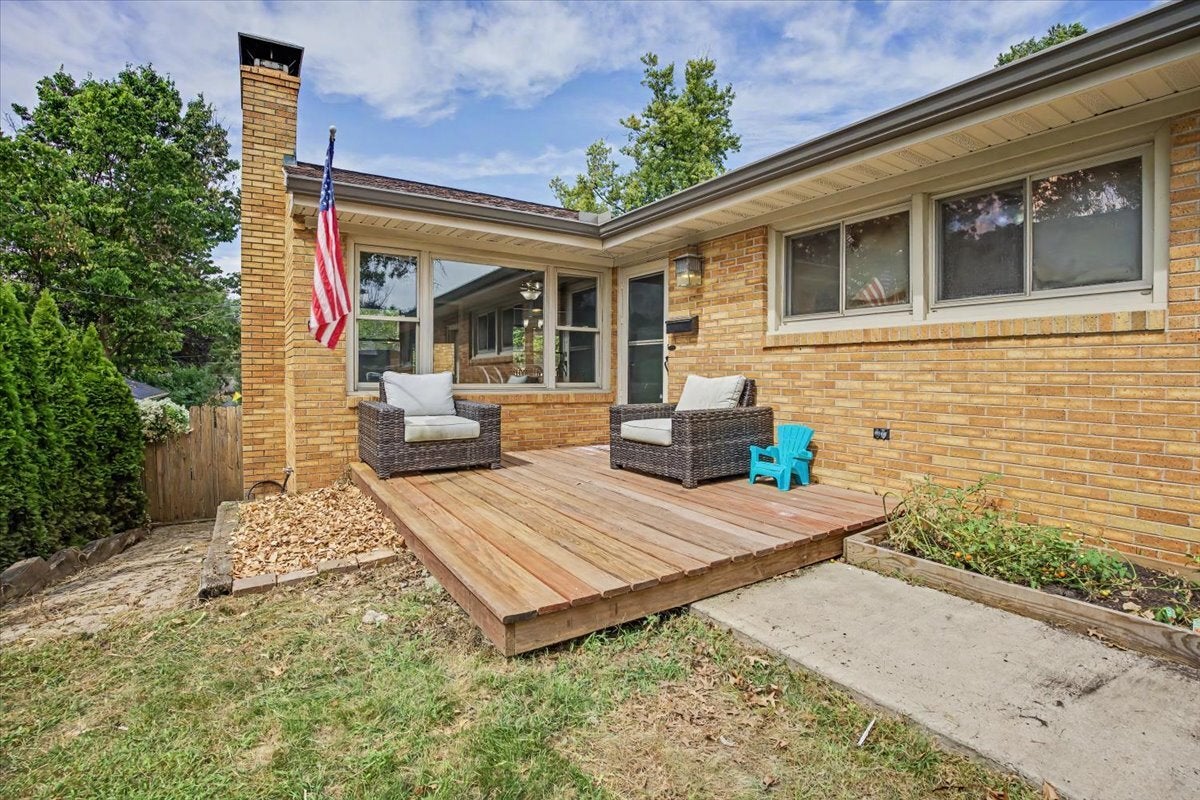 8 Briarwood Avenue