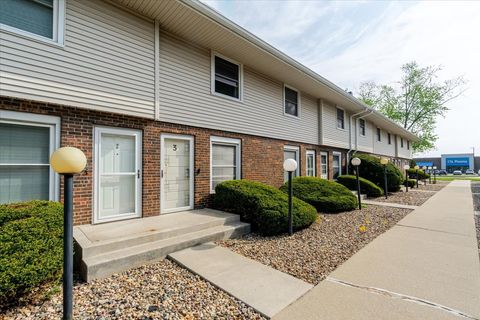 Tiny photo for 103 S Towanda Avenue #3, Normal, IL 61761 (MLS # 12620961)