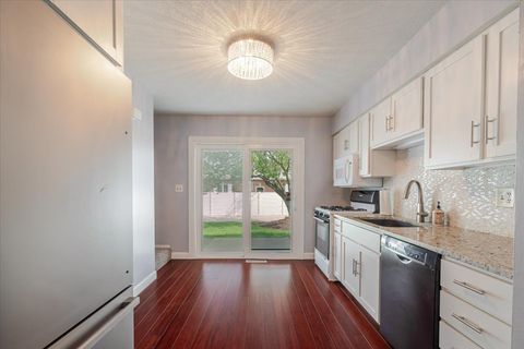 Tiny photo for 103 S Towanda Avenue #3, Normal, IL 61761 (MLS # 12620961)