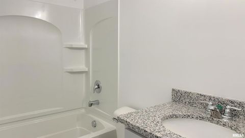 Tiny photo for Lot 10 Faiths Way, Bettendorf, IA 52722 (MLS # QC4269923)