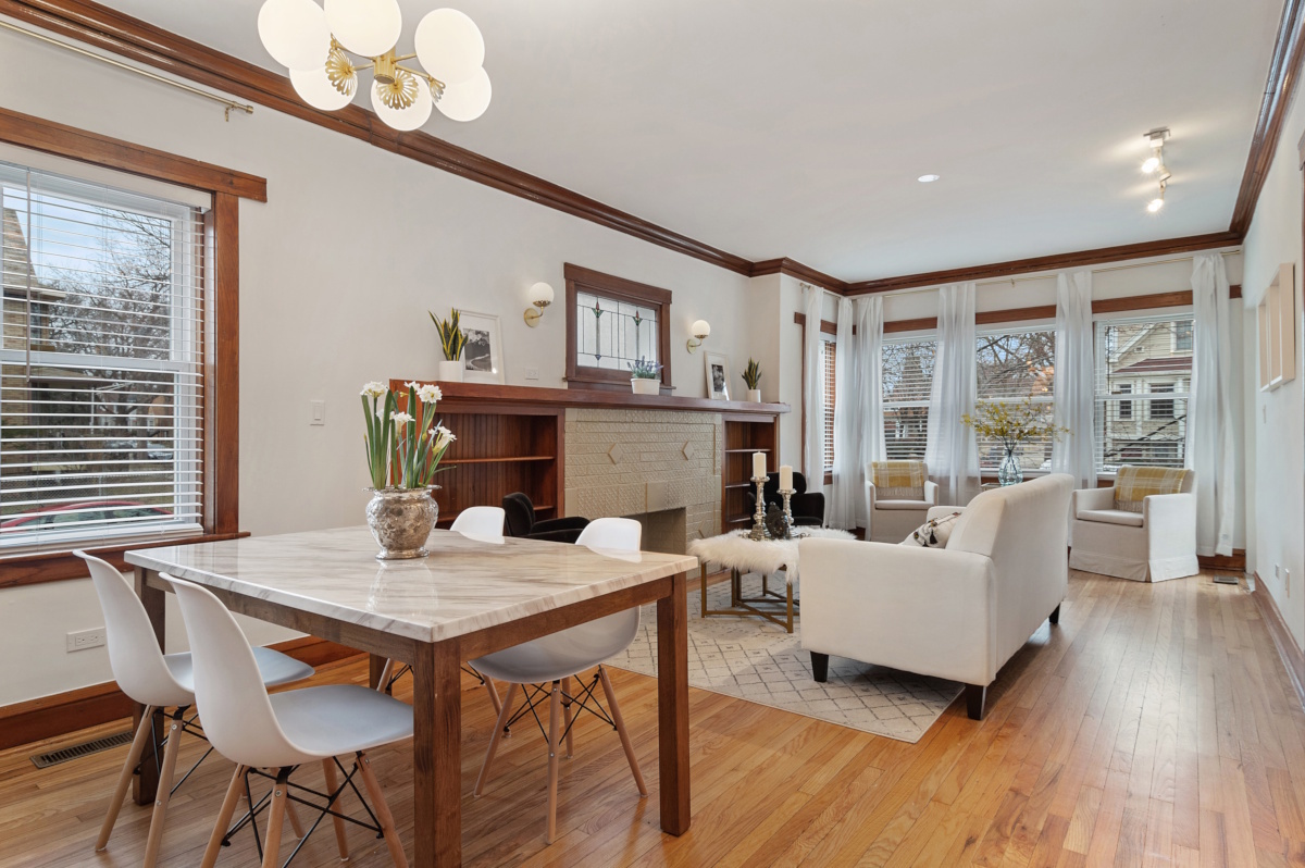 3805 W Roscoe Street 1E