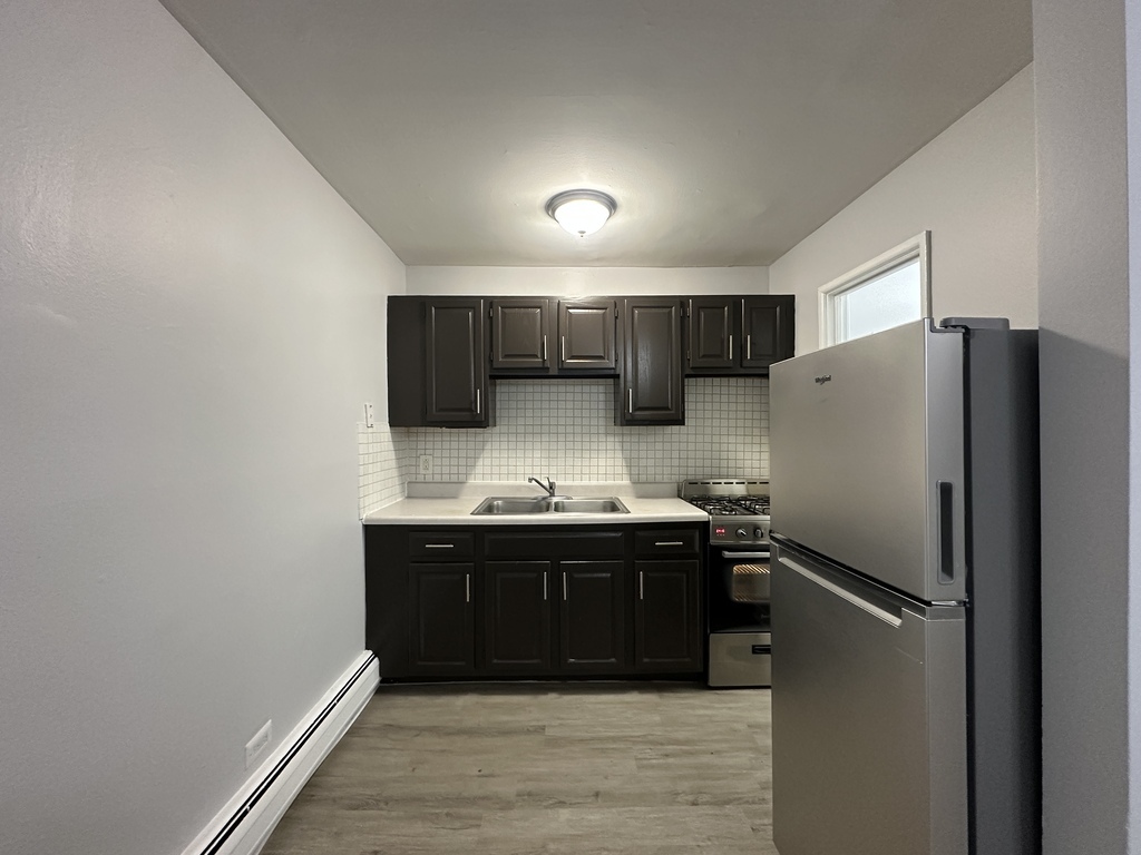 4537 N Dover Street 2D