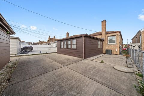 Tiny photo for 3839 W 68th Place, Chicago, IL 60629 (MLS # 12500696)