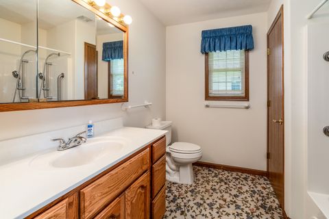 Tiny photo for 3206 Cherokee Drive, Marion, IL 62959 (MLS # 12642819)