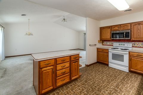 Tiny photo for 3206 Cherokee Drive, Marion, IL 62959 (MLS # 12642819)
