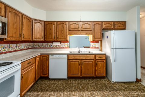 Tiny photo for 3206 Cherokee Drive, Marion, IL 62959 (MLS # 12642819)