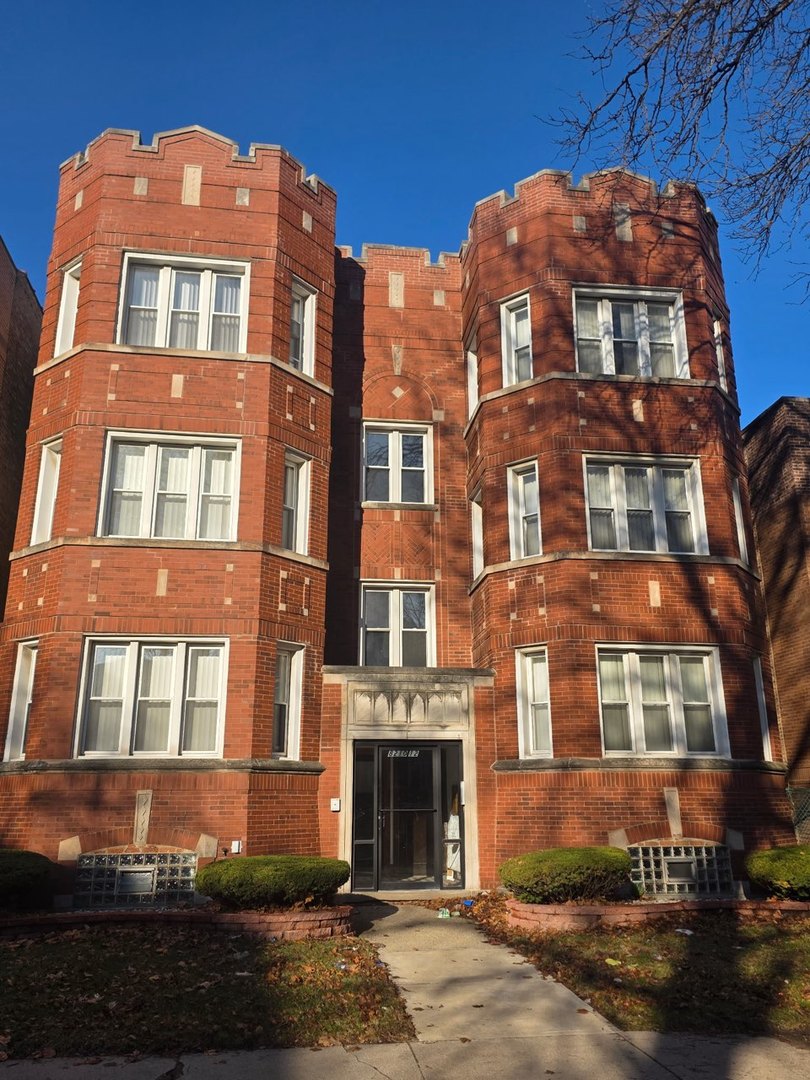8212 S Vernon Avenue, Chicago, IL, 60619 1 8212 S Vernon Avenue