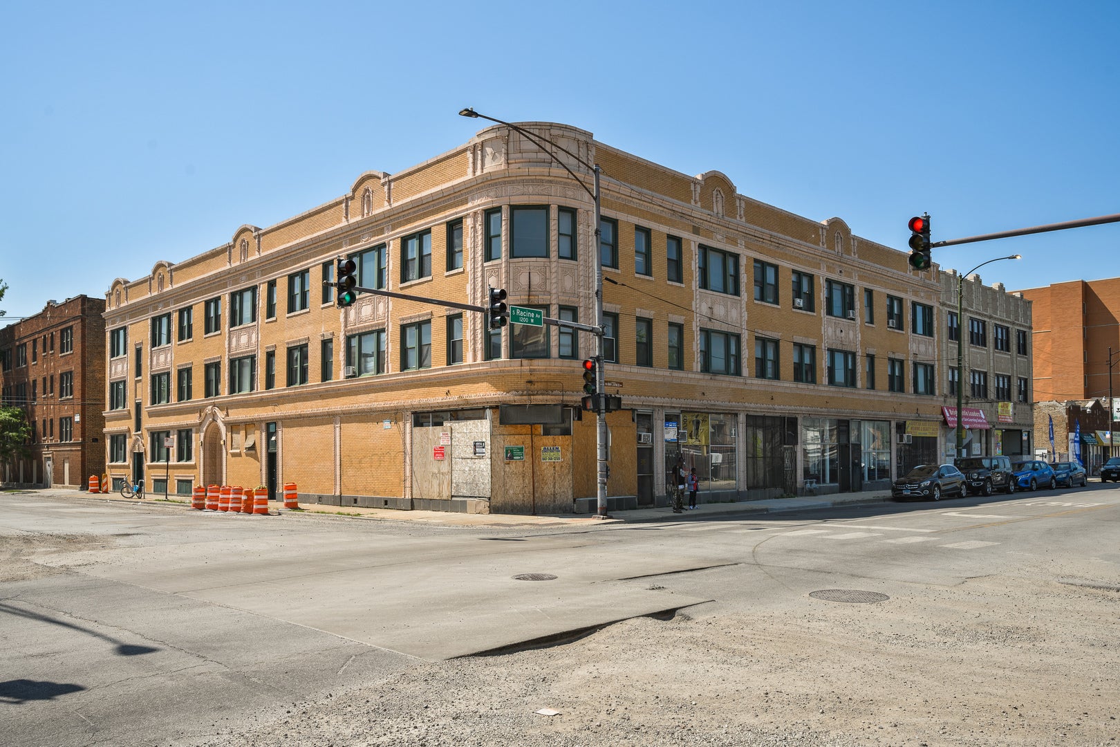 1206 W 83rd Street 203