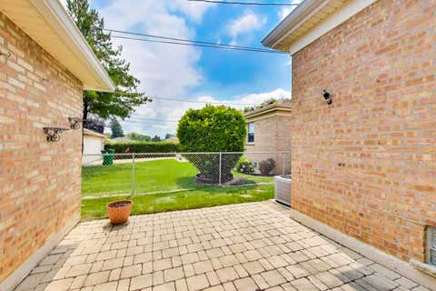 Tiny photo for 1601 Mayfair Avenue, Westchester, IL 60154 (MLS # 12709134)