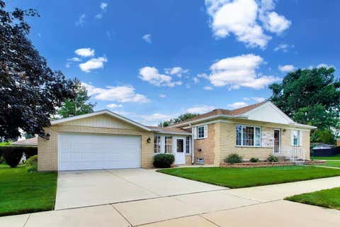 Tiny photo for 1601 Mayfair Avenue, Westchester, IL 60154 (MLS # 12709134)