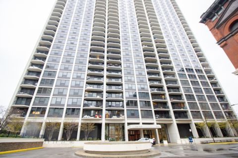 1560 N Sandburg Terrace 504J Chicago IL 60610