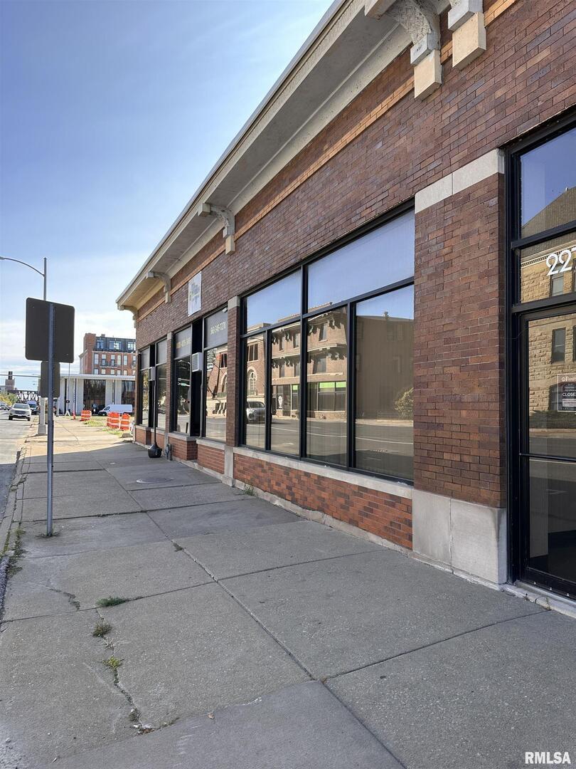 227 W 4TH Street