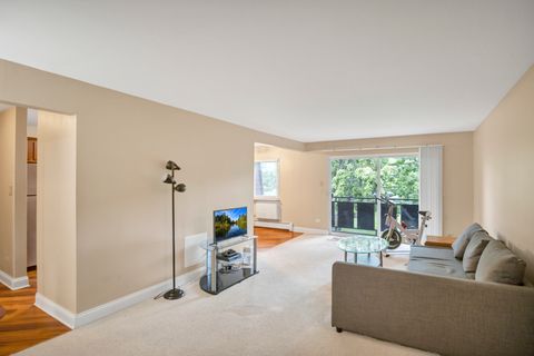 Tiny photo for 2604 N Windsor Drive #206, Arlington Heights, IL 60004 (MLS # 12498011)