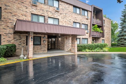 Tiny photo for 2604 N Windsor Drive #206, Arlington Heights, IL 60004 (MLS # 12498011)