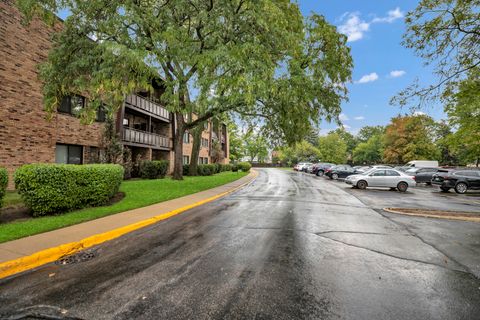 Tiny photo for 2604 N Windsor Drive #206, Arlington Heights, IL 60004 (MLS # 12498011)