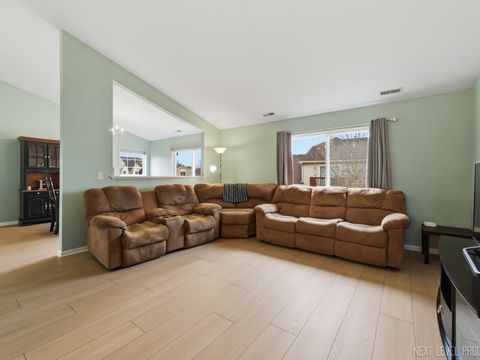 Tiny photo for 209 Nicole Drive #B, South Elgin, IL 60177 (MLS # 12580543)