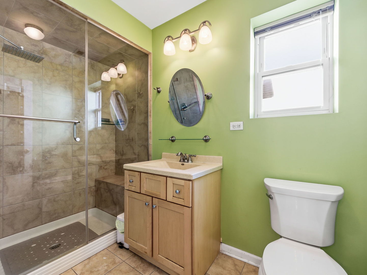 Chicago, Illinois 60608, United States, 4 Bedrooms Bedrooms, ,3 BathroomsBathrooms,Residential,Pending,250598