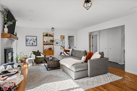 Tiny photo for 804 Dow Avenue, Geneva, IL 60134 (MLS # 12582438)