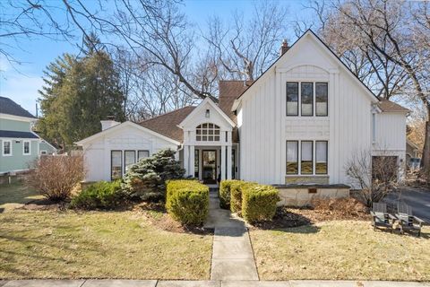 Photo of 804 Dow Avenue, Geneva, IL 60134 (MLS # 12582438)