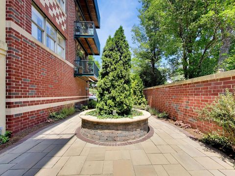Tiny photo for 1107 Greenleaf Avenue #2I, Wilmette, IL 60091 (MLS # 12705082)