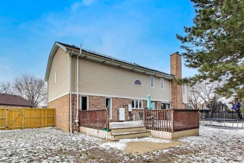 Tiny photo for 673 N NEWKIRK Lane, Palatine, IL 60074 (MLS # 12579583)