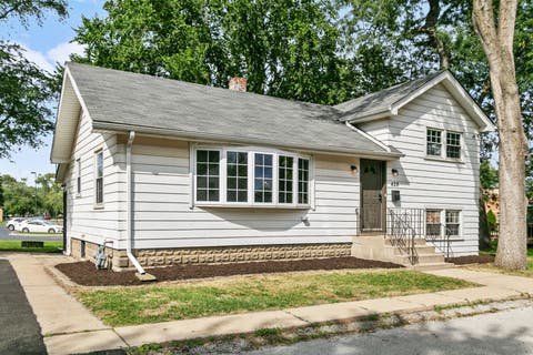 Photo of 428 E 156th Place, South Holland, IL 60473 (MLS # 12713879)