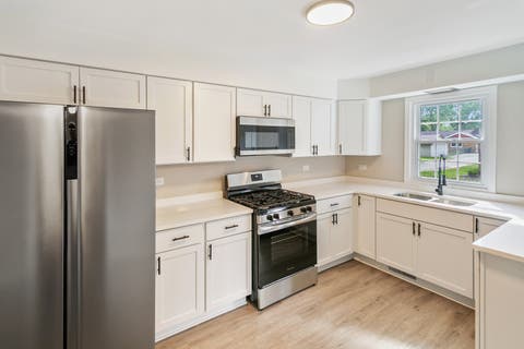 Tiny photo for 428 E 156th Place, South Holland, IL 60473 (MLS # 12713879)
