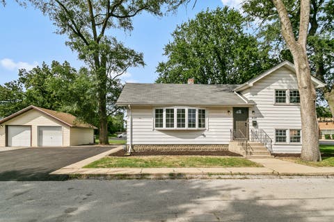 Tiny photo for 428 E 156th Place, South Holland, IL 60473 (MLS # 12713879)
