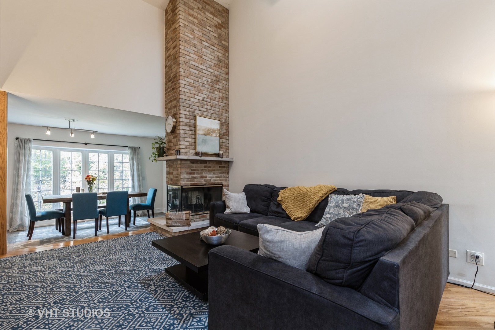 6634 W WOOD RIVER Drive