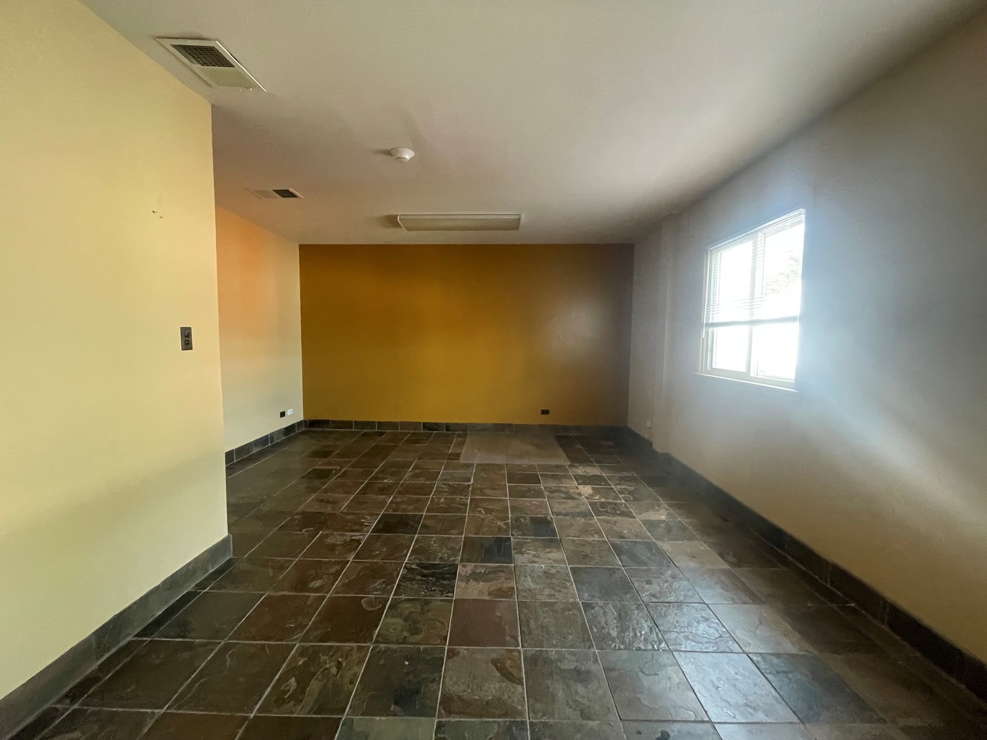 580 ROGER WILLIAMS Avenue