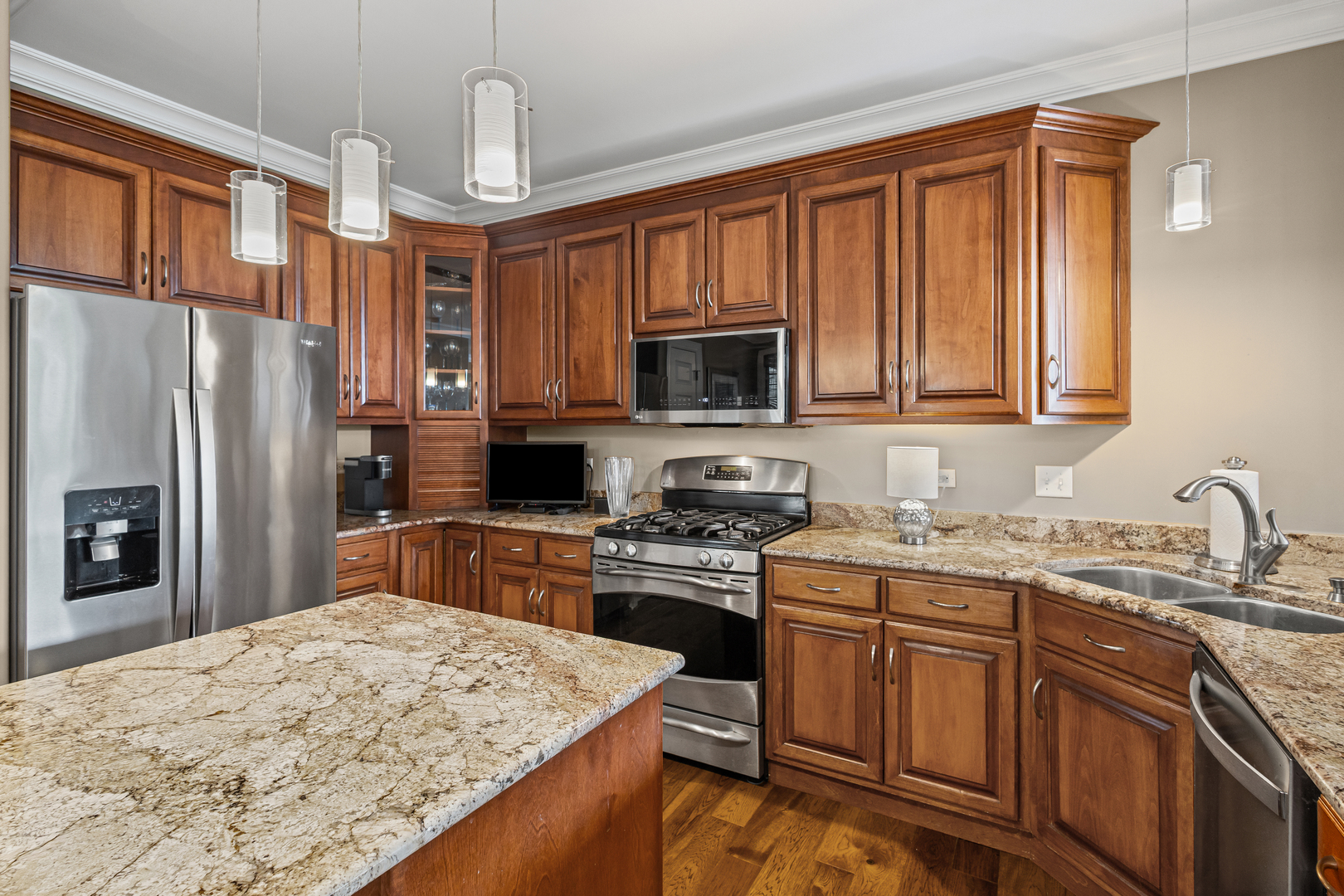 8638 SADDLEBRED Court