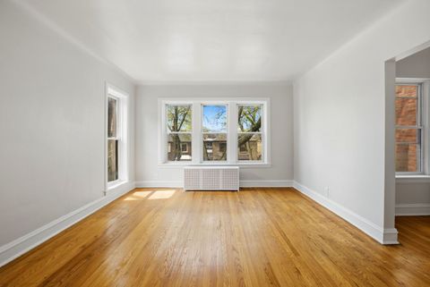 Tiny photo for 6761 N Artesian Avenue #2H, Chicago, IL 60645 (MLS # 12620447)