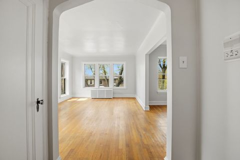 Tiny photo for 6761 N Artesian Avenue #2H, Chicago, IL 60645 (MLS # 12620447)